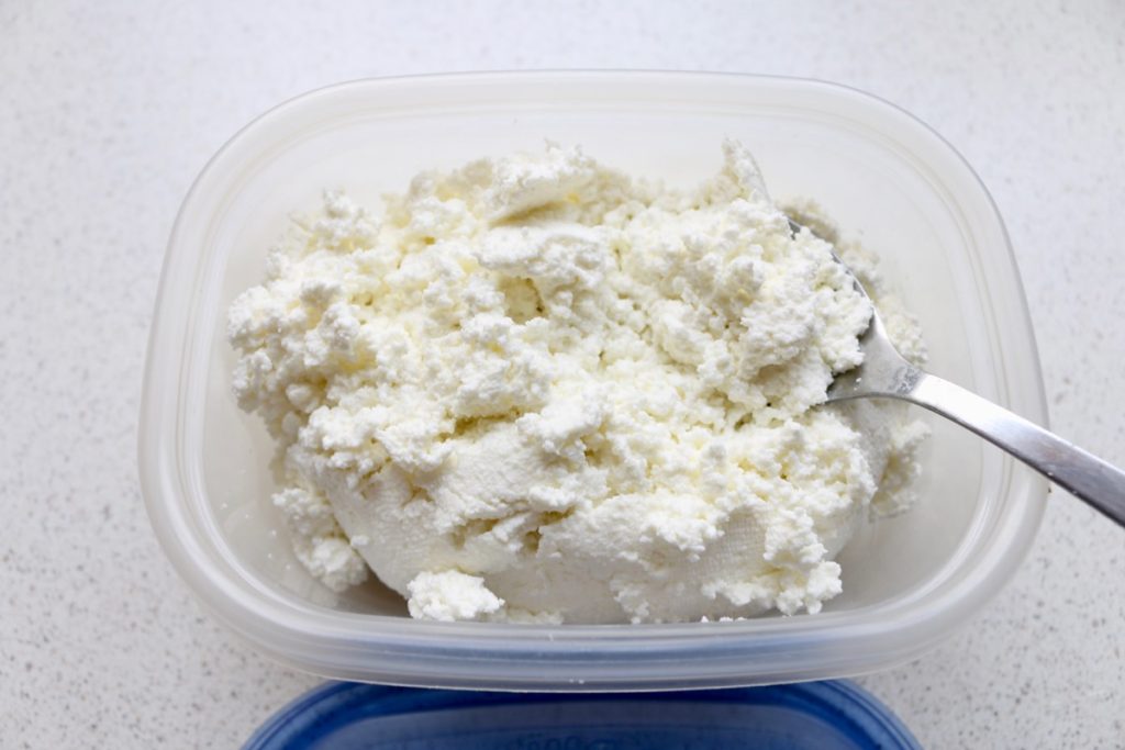 tvorog-quark-soft-white-cheese-lucy-and-food